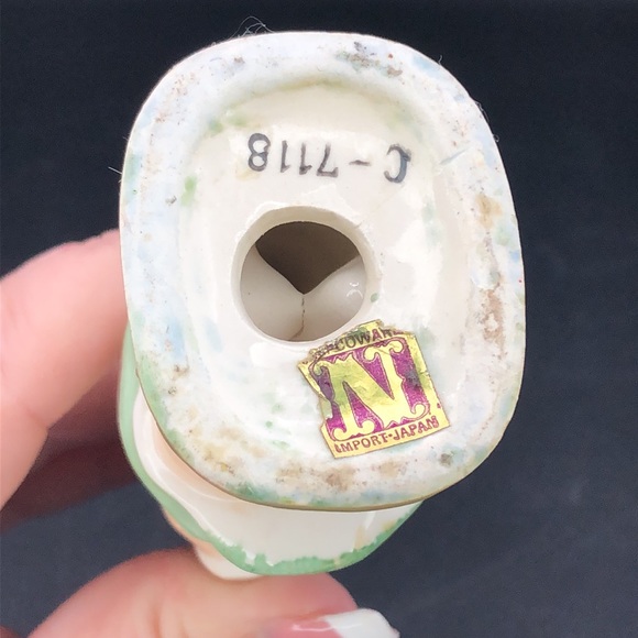 Vintage Napcoware NAPCO Hummel Style Ceramic Girl Figurines C7118. - Picture 6 of 10